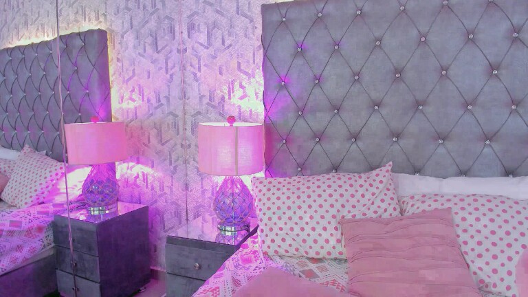 MaddieWaves's Streamate show and profile